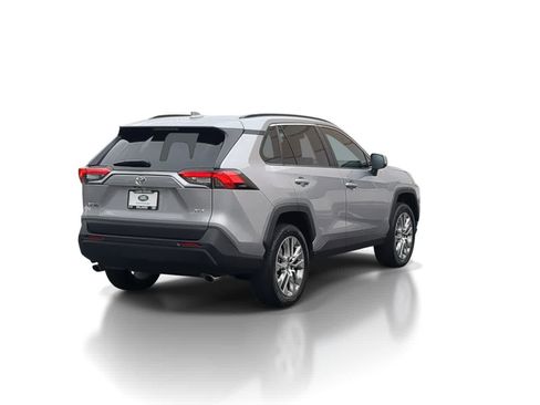 Used 2024 Toyota RAV4 XLE Premium image 8