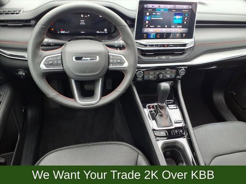 Used 2025 Jeep Compass Trailhawk w/ Trailhawk Elite Group image 13