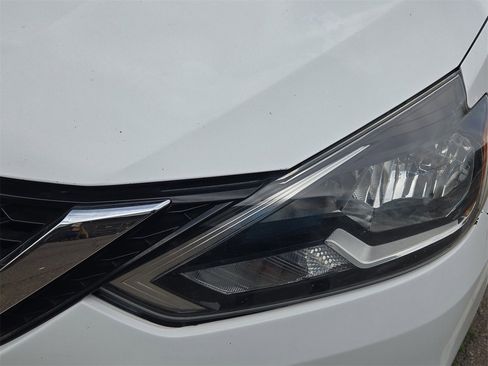 Used 2018 Nissan Sentra S image 15
