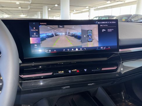 Certified 2025 BMW 530i image 27