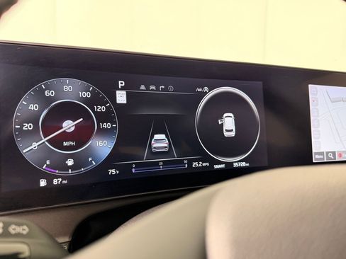 Used 2024 Kia Sportage SX image 18