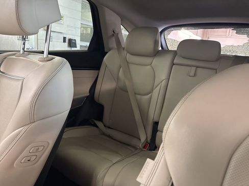 Used 2022 Genesis GV70 2.5T w/ Advanced Package image 27