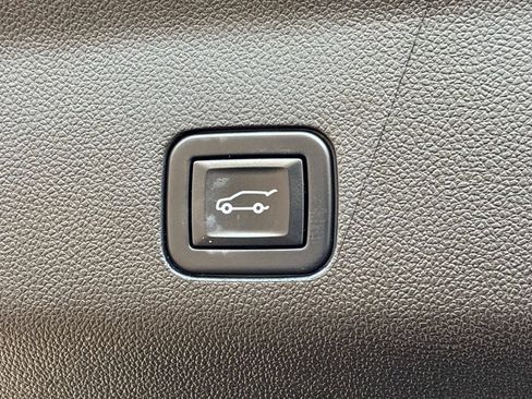 Used 2022 GMC Yukon SLT w/ SLT Premium Package AWD/4WD image 14