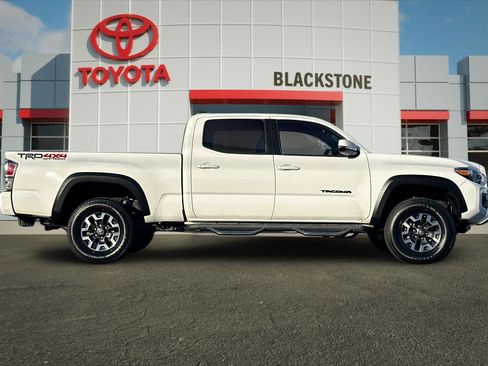 Certified 2022 Toyota Tacoma TRD Off-Road w/ Technology Package image 2