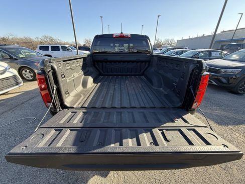 Used 2024 Chevrolet Colorado ZR2 w/ Technology Package image 30