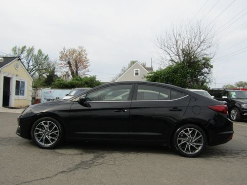 Used 2019 Hyundai Elantra Limited FWD image 4