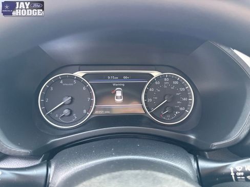 Used 2024 Nissan Sentra SV w/ Lighting Package image 18