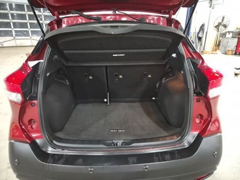 Used 2020 Nissan Kicks SV image 10
