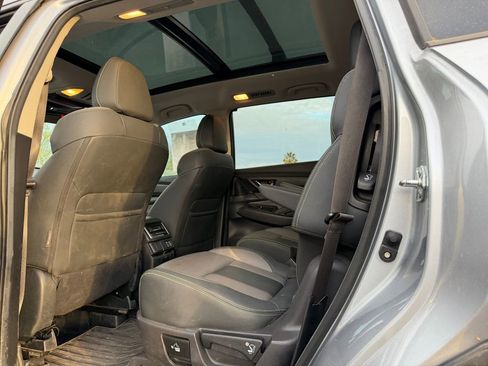 Used 2024 Subaru Ascent Onyx Edition image 5