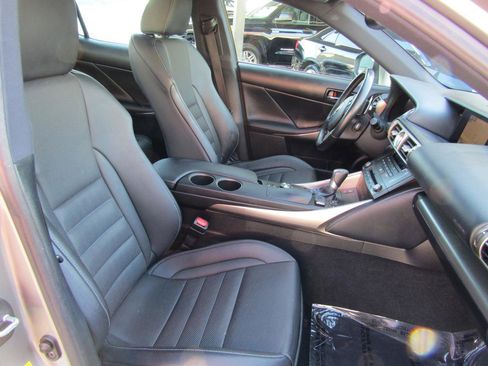 Used 2016 Lexus IS 200t 4dr Sdn image 12