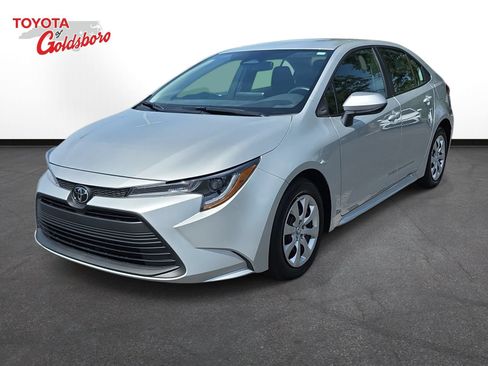 Used 2026 Toyota Corolla LE FWD image 1