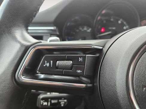 Used 2024 Porsche Macan AWD/4WD image 28