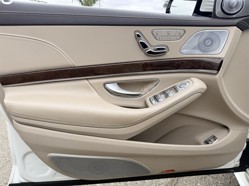 Used 2018 Mercedes-Benz S 560 Sedan image 21