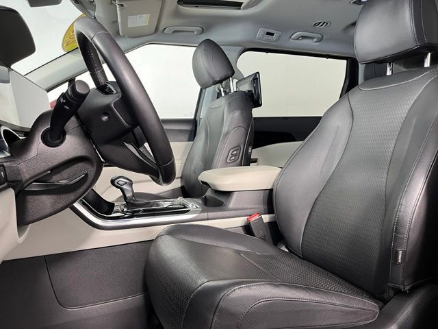 Used 2024 Kia Carnival SX Prestige FWD image 14