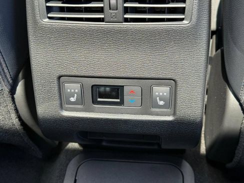 Used 2026 Nissan Rogue Platinum AWD/4WD image 7
