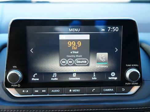 Used 2021 Nissan Rogue SV image 12