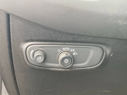 Used 2019 Chevrolet Equinox LT AWD/4WD image 13