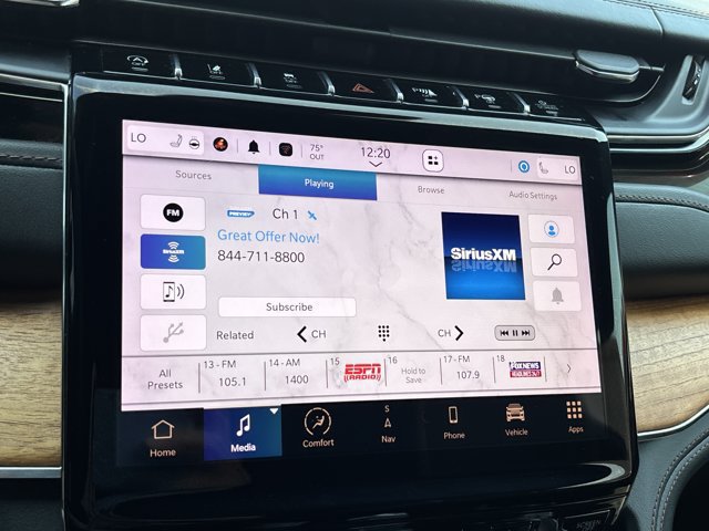 Used 2023 Jeep Grand Cherokee L Summit AWD/4WD image 32