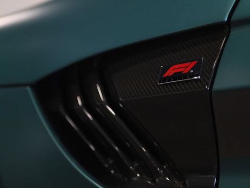 Used 2023 Aston Martin V8 Vantage Roadster RWD image 8