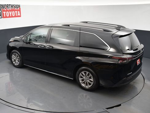 Used 2025 Toyota Sienna XLE w/ XLE Plus Package AWD/4WD image 23