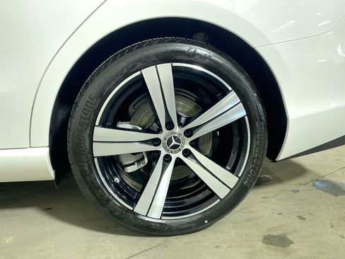 Used 2025 Mercedes-Benz C 300 Sedan image 5