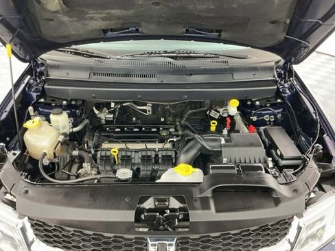 Used 2018 Dodge Journey SE FWD image 29
