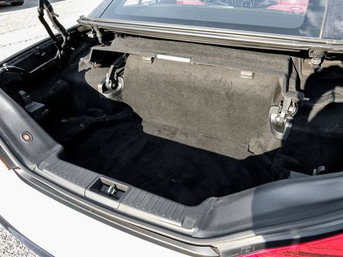 Used 2018 Mercedes-Benz SL 550 image 44