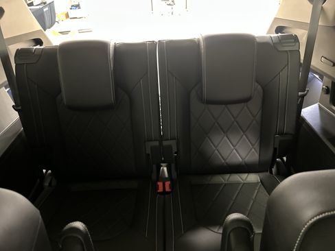 Used 2024 Volkswagen Atlas SEL Premium R-Line AWD/4WD image 32