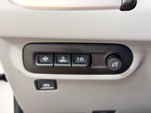 Used 2022 GMC Terrain SLT w/ Infotainment Package II AWD/4WD image 43