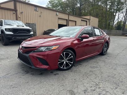 Used 2018 Toyota Camry SE w/ Moonroof Package