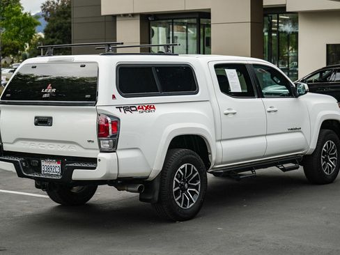 Used 2021 Toyota Tacoma TRD Sport w/ Technology Package AWD/4WD image 6