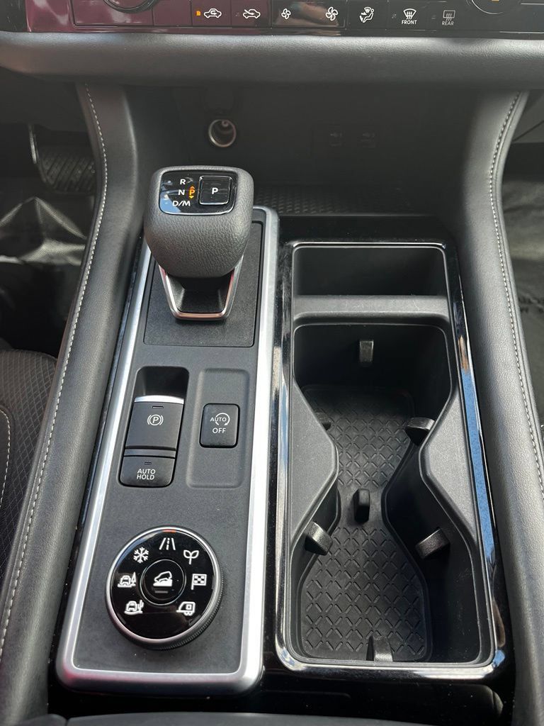 Used 2025 Nissan Pathfinder SV AWD/4WD image 19