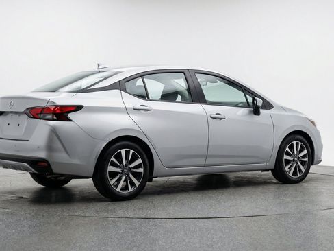 Used 2025 Nissan Versa SV FWD image 9