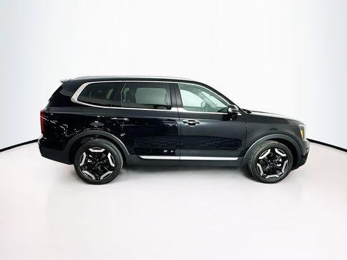 Used 2025 Kia Telluride S FWD image 10