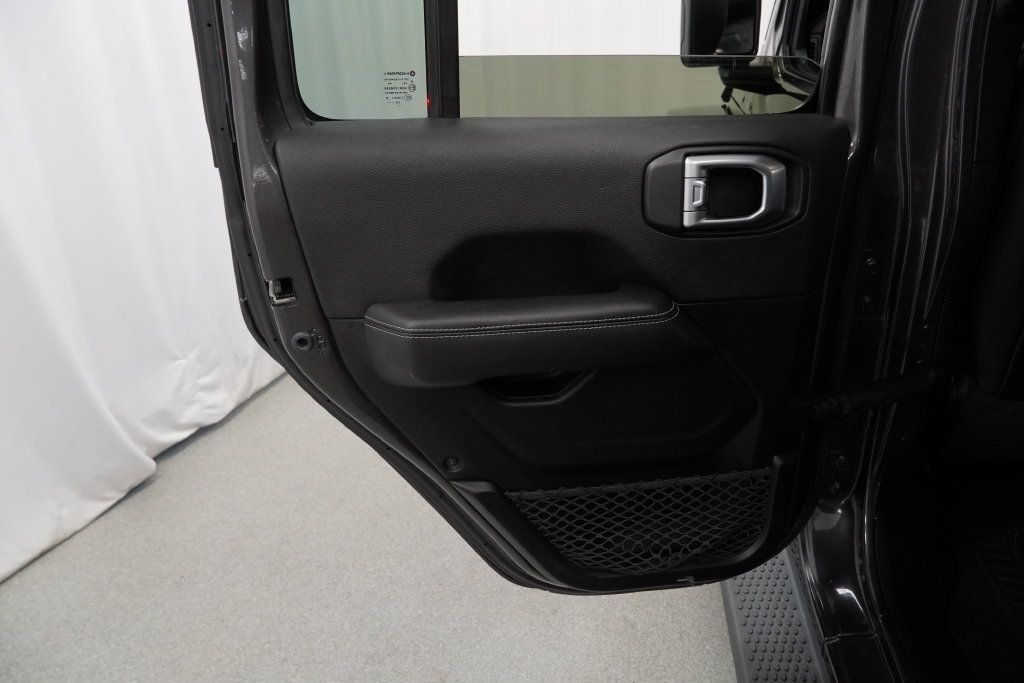 Used 2020 Jeep Wrangler Unlimited Sahara w/ Cold Weather Group AWD/4WD image 26