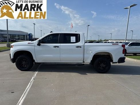 Used 2021 Chevrolet Silverado 1500 Custom Trail Boss w/ LPO, Dark Essentials Package image 3