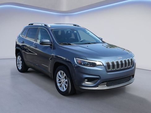 Used 2019 Jeep Cherokee Latitude w/ Cold Weather Group FWD image 8