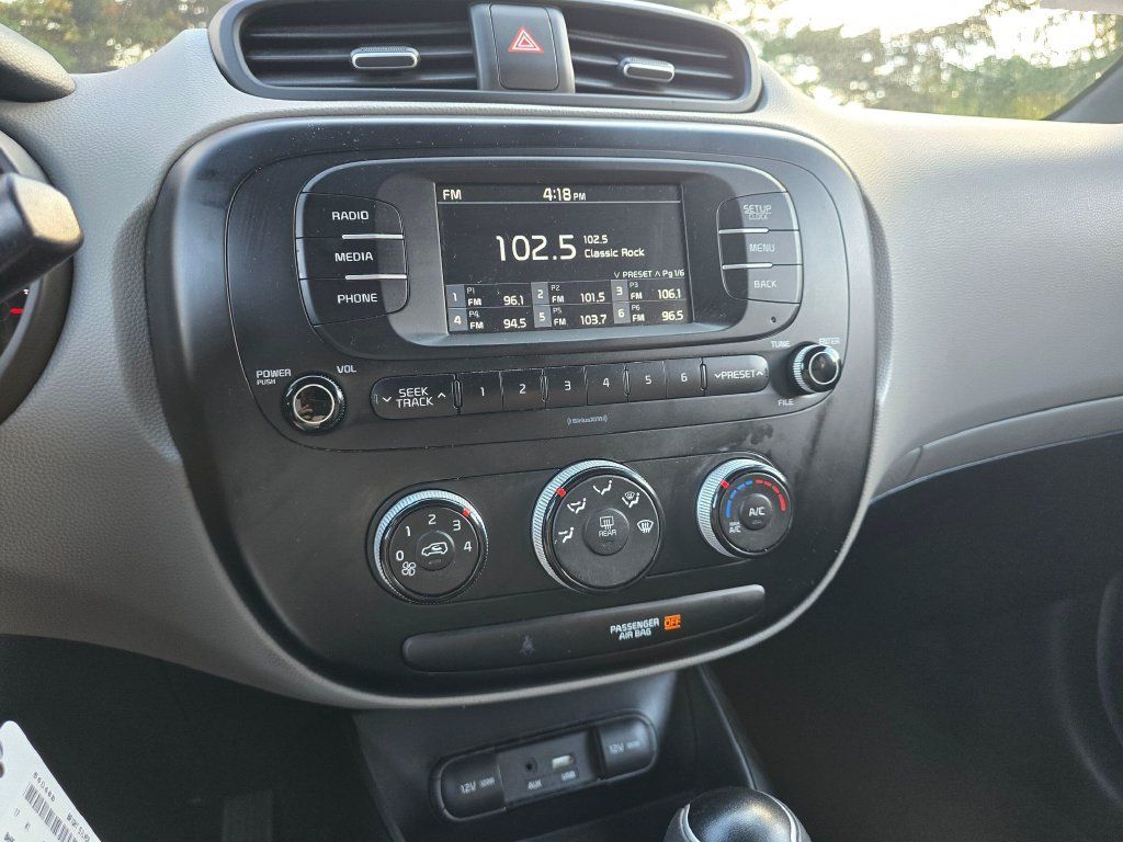 Used 2017 Kia Soul FWD image 17