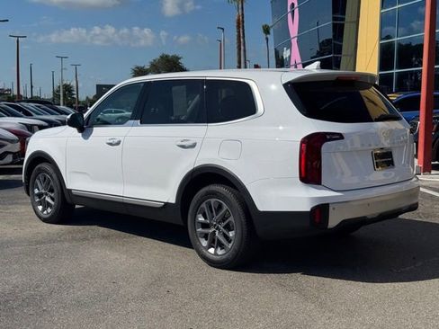Certified 2024 Kia Telluride LX FWD image 3