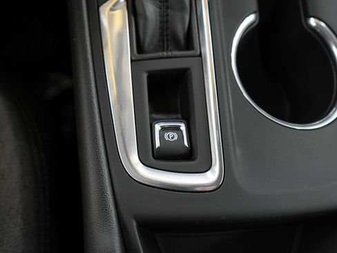 Used 2018 Chevrolet Equinox LT AWD/4WD image 24