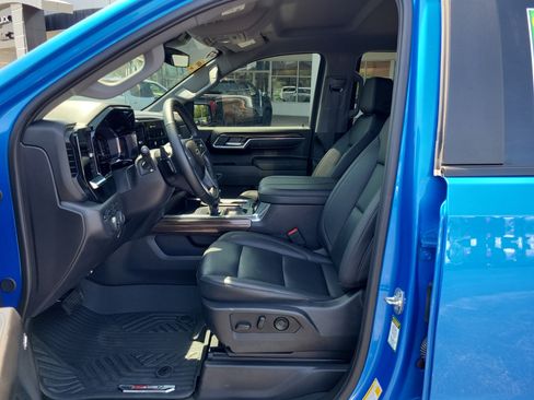 Used 2025 Chevrolet Silverado 1500 LT Trail Boss w/ Convenience Package II AWD/4WD image 15