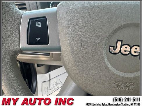 Used 2010 Jeep Grand Cherokee Laredo image 19