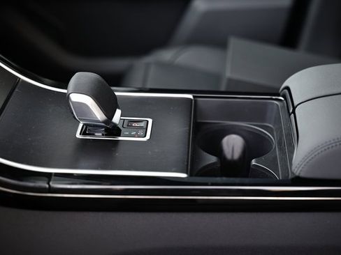 New 2026 Land Rover Range Rover Velar Dynamic SE image 25