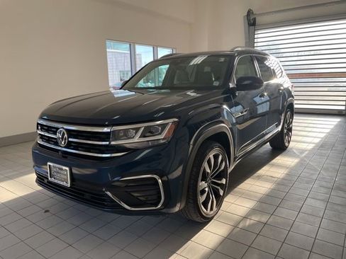 Certified 2022 Volkswagen Atlas SEL Premium image 1