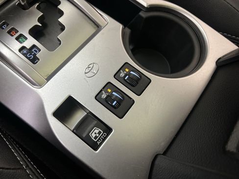 Used 2018 Toyota 4Runner SR5 Premium image 31