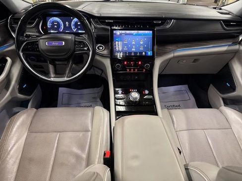Used 2022 Jeep Grand Cherokee L Overland w/ Luxury Tech Group IV AWD/4WD image 23