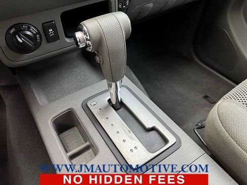 Used 2019 Nissan Frontier SV image 28