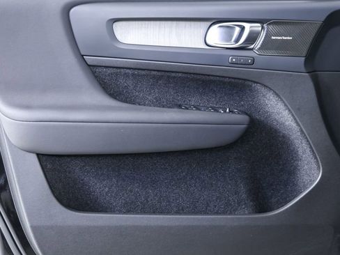 Used 2023 Volvo XC40 B4 Plus w/ Driver Assist Package image 5