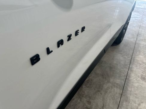 Used 2023 Chevrolet Blazer RS w/ Enhanced Convenience Package image 11