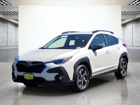 Used 2025 Subaru Crosstrek 2.0i Premium w/ Crosstrek Mirror Package image 11